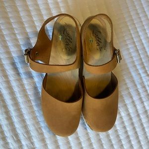 Lotta Swedish clogs
